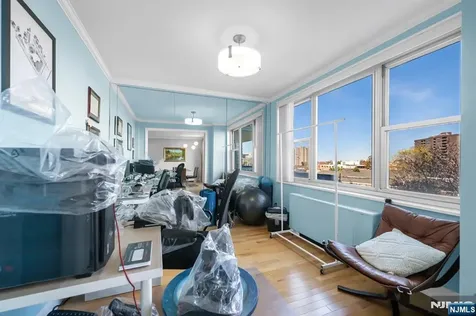 2000 Linwood Avenue Fort Lee NJ 07024