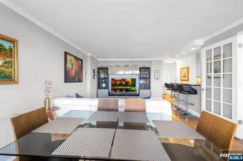 2000 Linwood Avenue Fort Lee NJ 07024