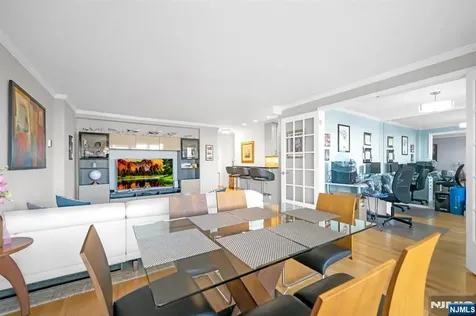 2000 Linwood Avenue Fort Lee NJ 07024
