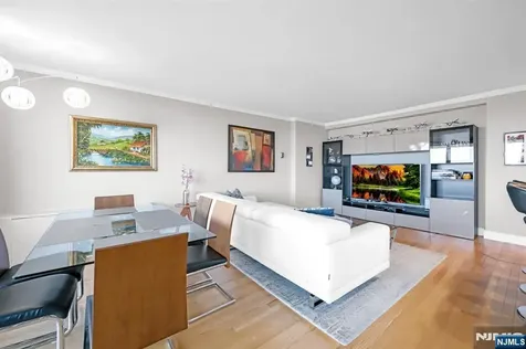 2000 Linwood Avenue Fort Lee NJ 07024