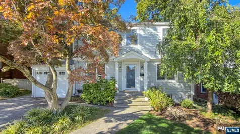 89 Surrey Lane Tenafly NJ 07670