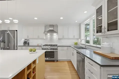 89 Surrey Lane Tenafly NJ 07670