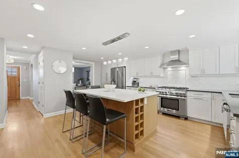89 Surrey Lane Tenafly NJ 07670