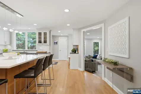 89 Surrey Lane Tenafly NJ 07670