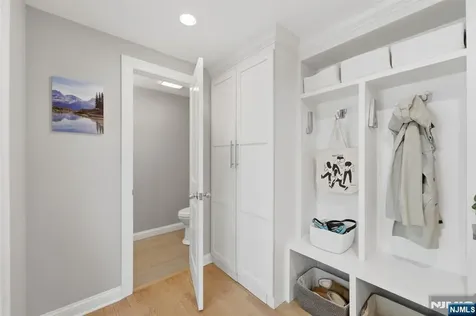 89 Surrey Lane Tenafly NJ 07670