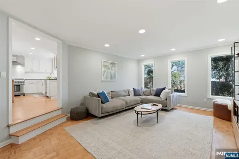 89 Surrey Lane Tenafly NJ 07670