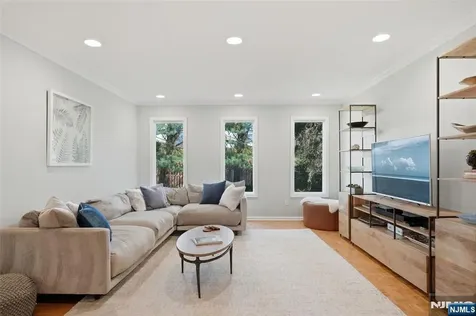 89 Surrey Lane Tenafly NJ 07670