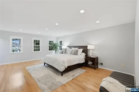 89 Surrey Lane Tenafly NJ 07670