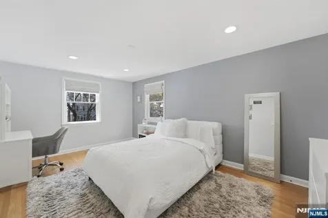 89 Surrey Lane Tenafly NJ 07670