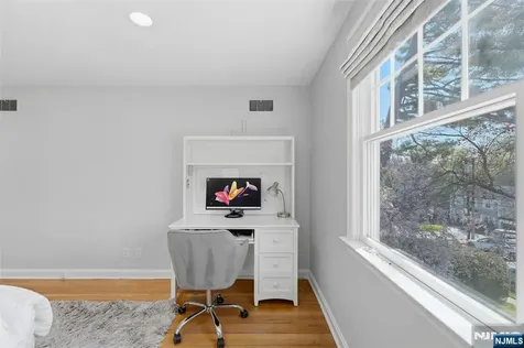 89 Surrey Lane Tenafly NJ 07670