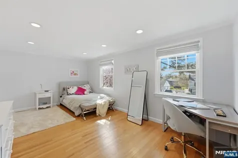 89 Surrey Lane Tenafly NJ 07670
