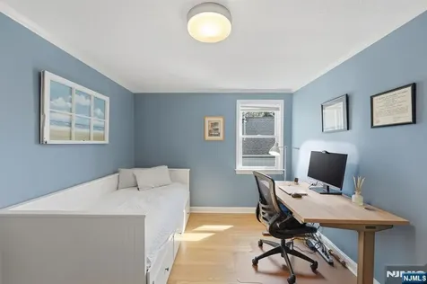 89 Surrey Lane Tenafly NJ 07670