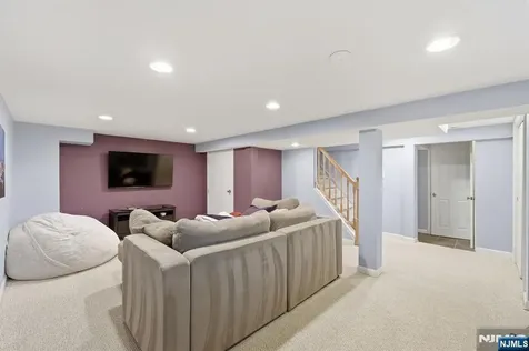 89 Surrey Lane Tenafly NJ 07670