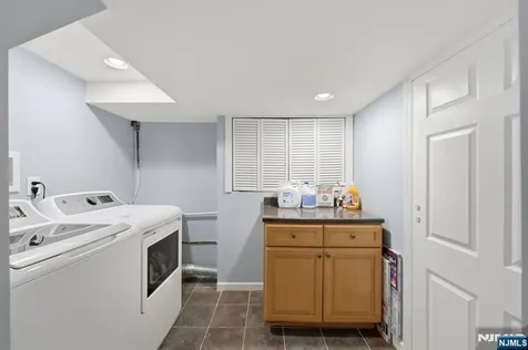 89 Surrey Lane Tenafly NJ 07670