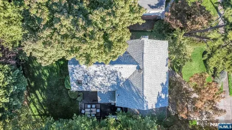 89 Surrey Lane Tenafly NJ 07670