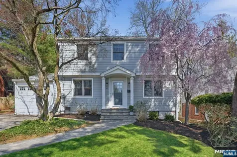 89 Surrey Lane Tenafly NJ 07670