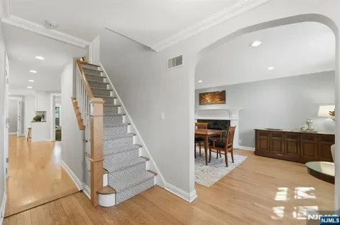 89 Surrey Lane Tenafly NJ 07670