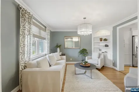 89 Surrey Lane Tenafly NJ 07670