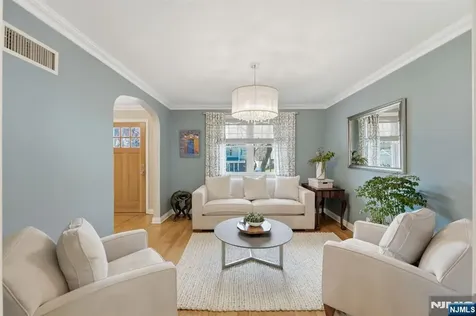 89 Surrey Lane Tenafly NJ 07670
