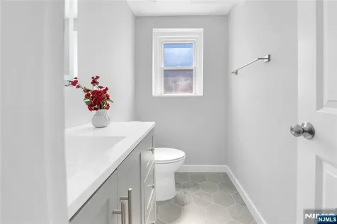 136 E Clinton Avenue Bergenfield NJ 07621