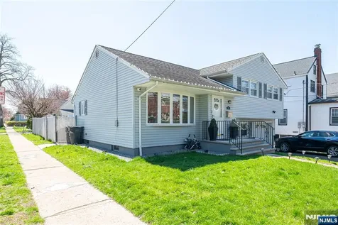 136 E Clinton Avenue Bergenfield NJ 07621