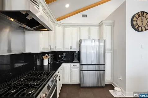 18 Lydia Drive Guttenberg NJ 07093
