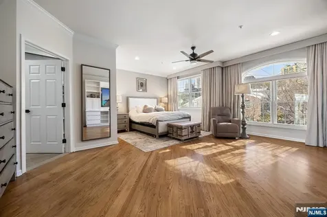 18 Lydia Drive Guttenberg NJ 07093
