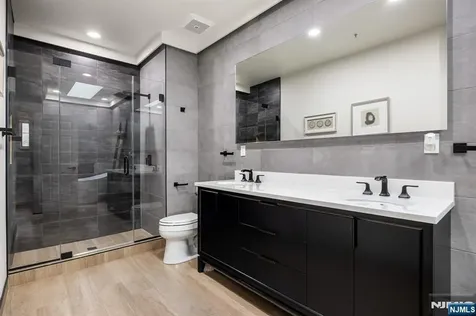 18 Lydia Drive Guttenberg NJ 07093