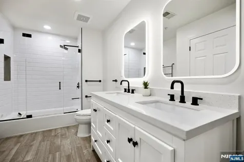 18 Lydia Drive Guttenberg NJ 07093
