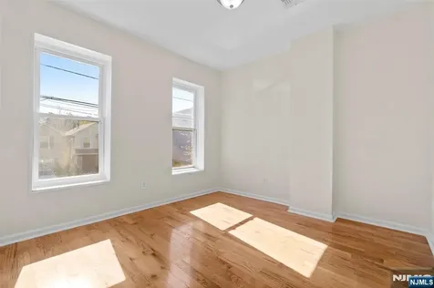 435 17th Street Newark NJ 07103
