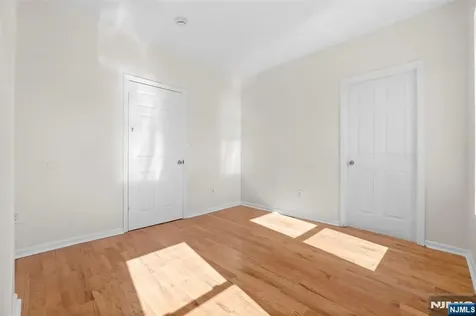 435 17th Street Newark NJ 07103