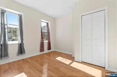 435 17th Street Newark NJ 07103