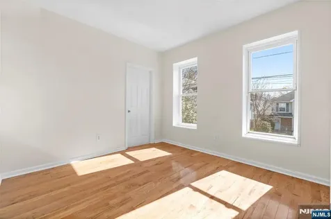 435 17th Street Newark NJ 07103