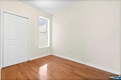 435 17th Street Newark NJ 07103