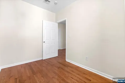 435 17th Street Newark NJ 07103