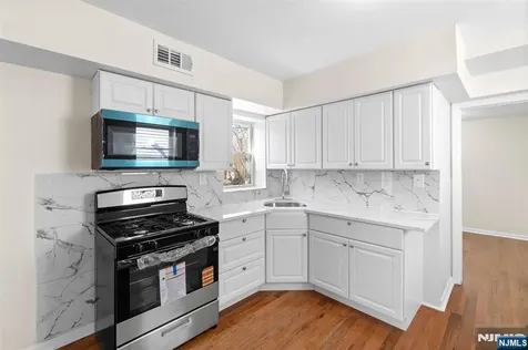 435 17th Street Newark NJ 07103