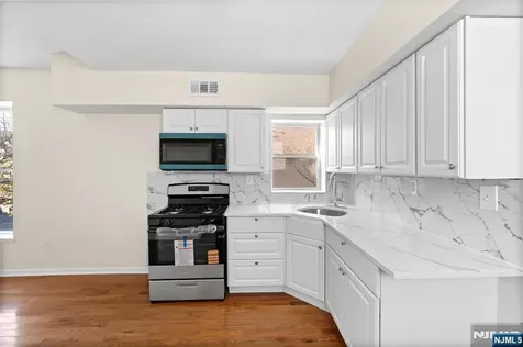435 17th Street Newark NJ 07103