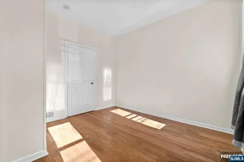 435 17th Street Newark NJ 07103