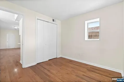 435 17th Street Newark NJ 07103