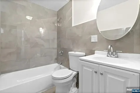 435 17th Street Newark NJ 07103