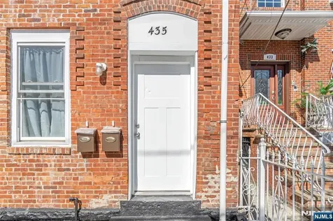435 17th Street Newark NJ 07103