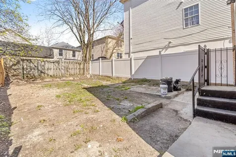 435 17th Street Newark NJ 07103