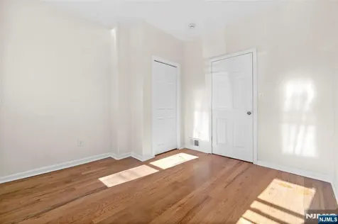 435 17th Street Newark NJ 07103