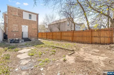 435 17th Street Newark NJ 07103