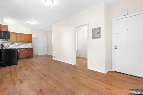 435 17th Street Newark NJ 07103