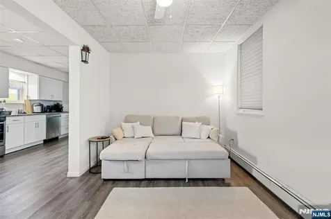 632 Chase Avenue Lyndhurst NJ 07071