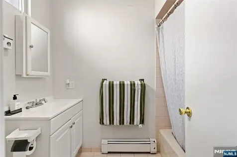 632 Chase Avenue Lyndhurst NJ 07071