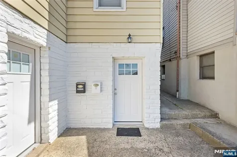 632 Chase Avenue Lyndhurst NJ 07071