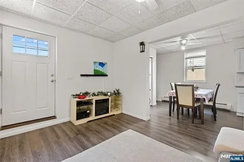 632 Chase Avenue Lyndhurst NJ 07071