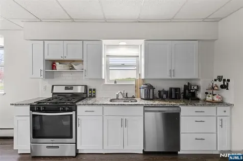 632 Chase Avenue Lyndhurst NJ 07071